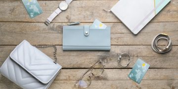 Are Outlet Prices Really Lower? Handbag Data Analysis 2025 - Cover Image