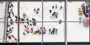 Outlet Shopping Calendar: Best Times for Apparel Discounts - Cover Image