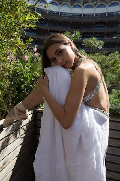 Stay Cool & Chic: Best Lightweight Summer Scarves & Styling