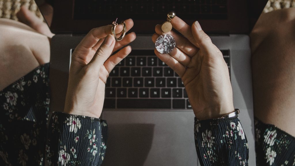 Augmented Reality Transforms Fashion Jewelry Retail